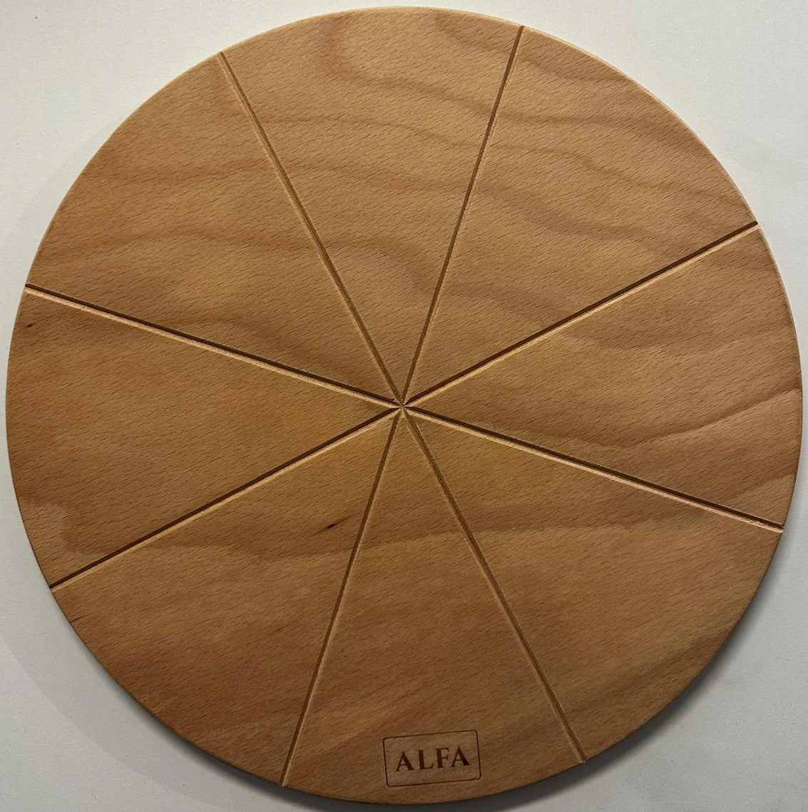 Alfa Pizza Schneidebrett aus Buchenholz Ø 34cm