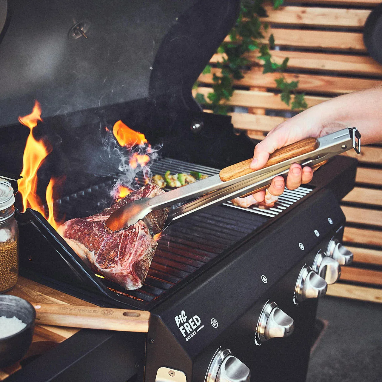 Burnhard Grillzange Akazienholz - Image 6