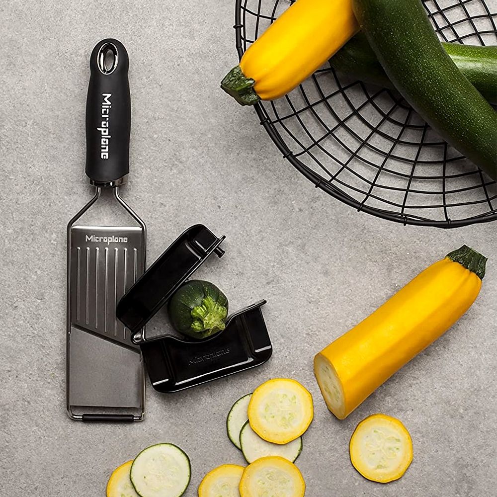 Microplane Profi-Gemüsehobel, Gourmet Serie - Image 3