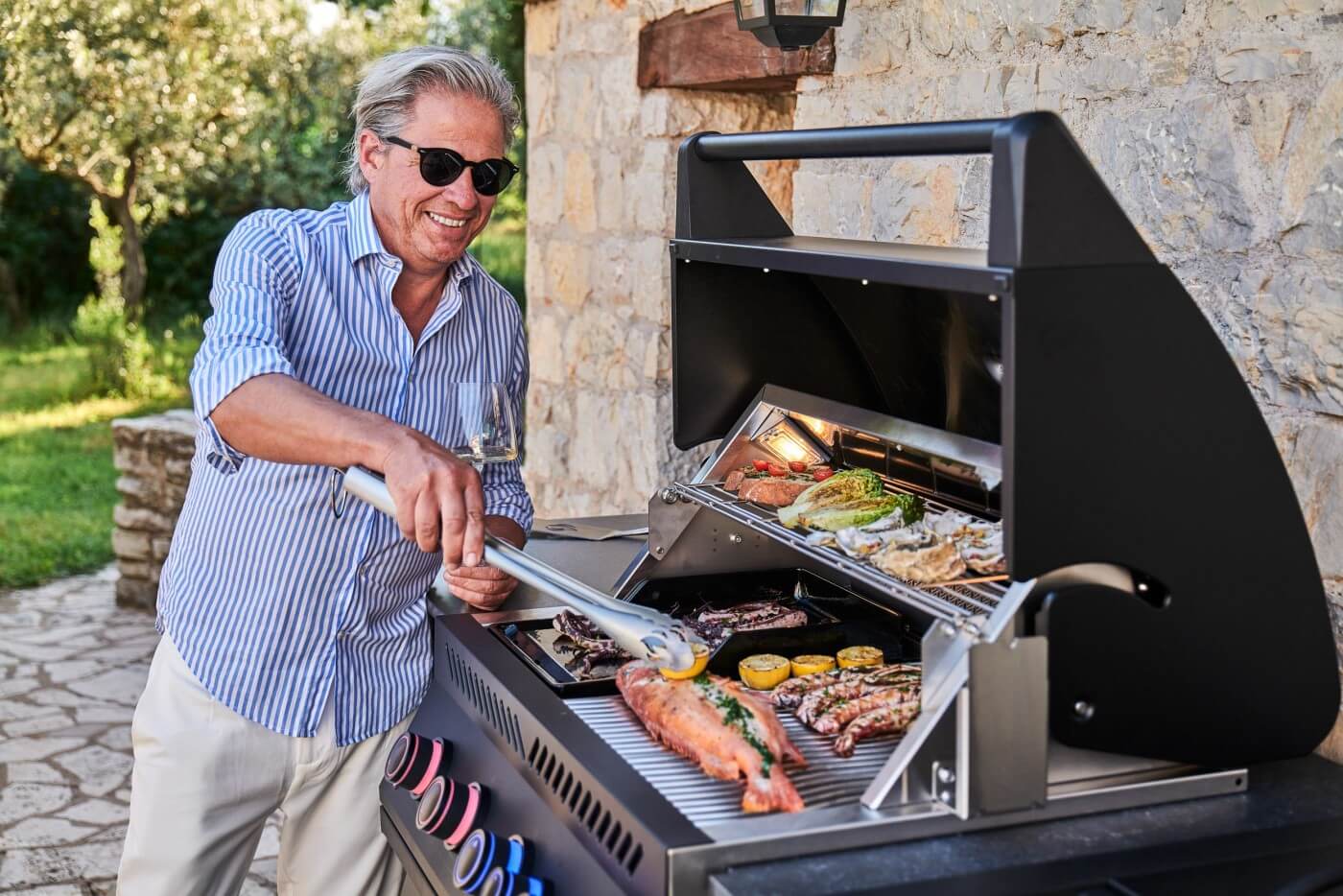 Napoleon OASIS 105 Outdoor-Küche mit 32-Zoll-Einbaugrill der 700er-Serie 2024 - Image 7